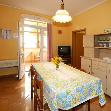 Lucilla-1